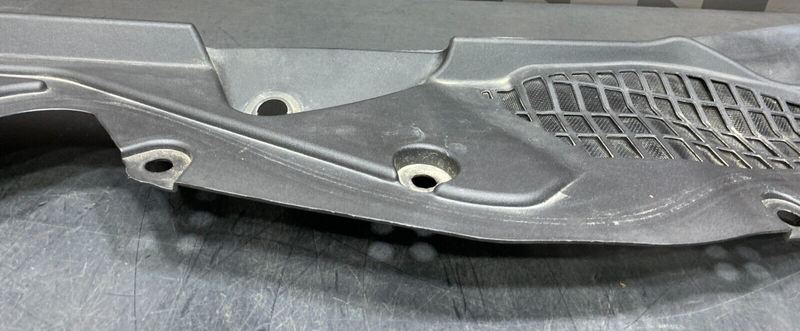 2016 FORD MUSTANG GT350R OEM LOWER WINDSHIELD COWL PANEL USED