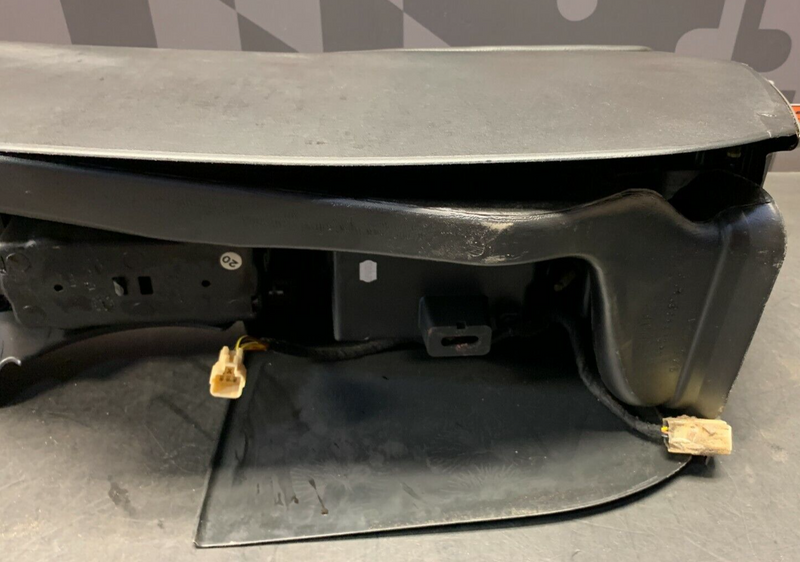 2004 PONTIAC GTO OEM CENTER CONSOLE -DAMAGED REAR CUBBY-