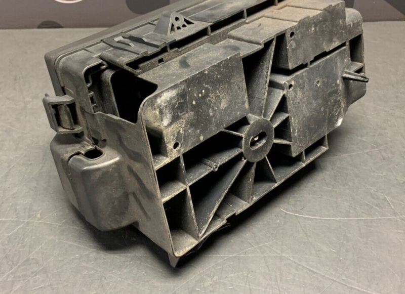 2012 CAMARO SS OEM ENGINE BAY FUSE BOX