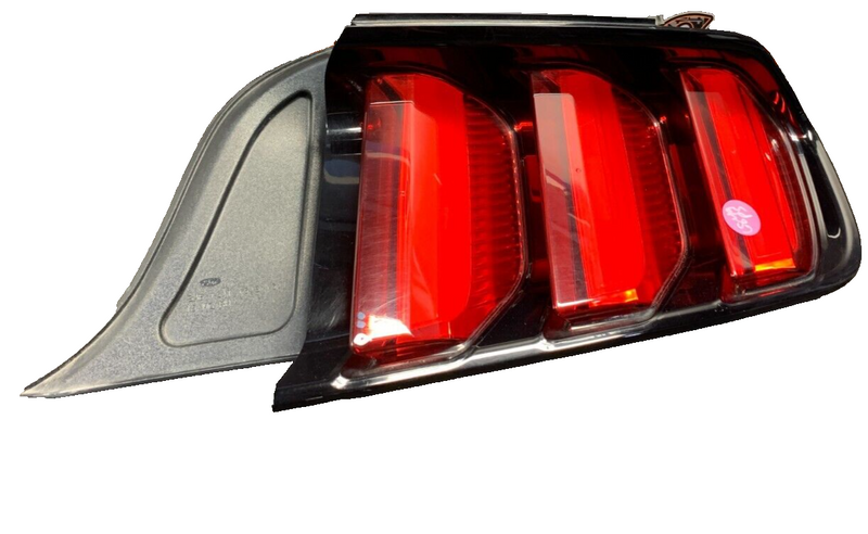 2015 FORD MUSTANG GT COUPE OEM PASSENGER REAR TAIL LIGHT