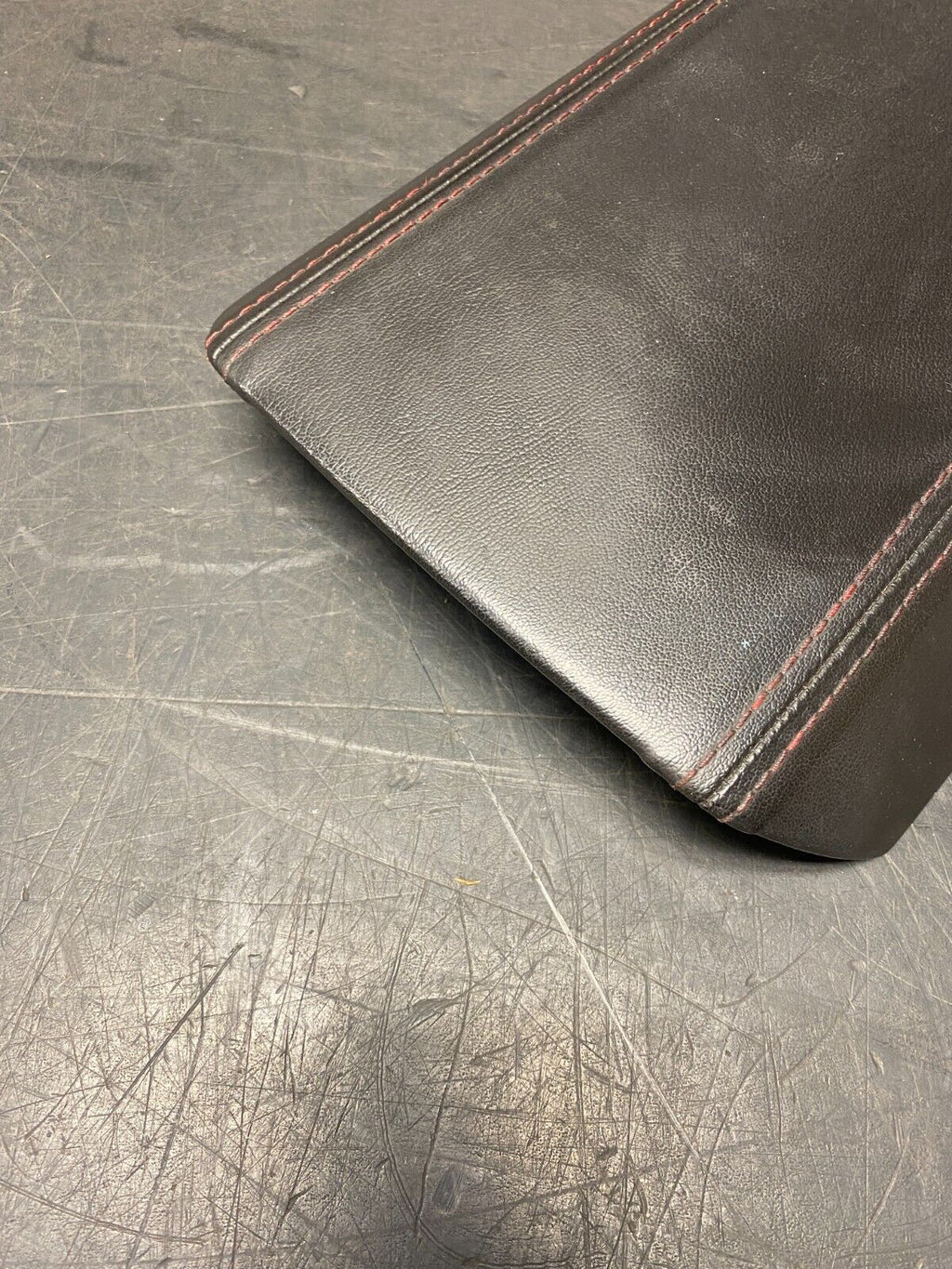 2015 CHEVROLET CAMARO ZL1 OEM CENTER CONSOLE ARM REST RED STITCH USED