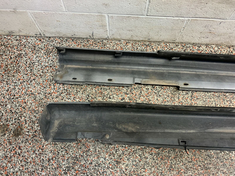2004 PONTIAC GTO OEM SIDE SKIRTS DRIVER PASSENGER ROCKER MOULDINGS