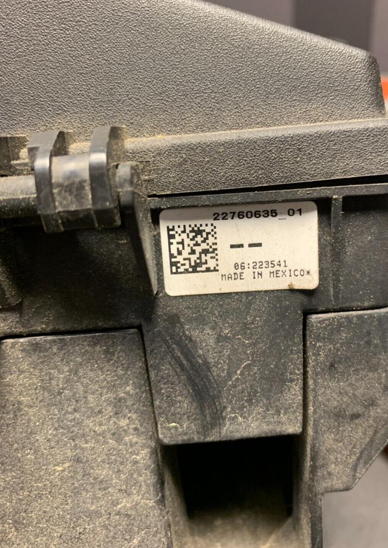 2012 CAMARO SS OEM ENGINE BAY FUSE BOX