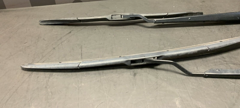2018 CORVETTE C7 Z06 OEM WINDSHIELD WIPER ARMS