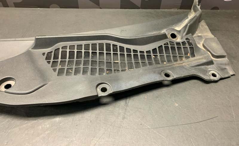 2018 FORD MUSTANG GT OEM WINDSHIELD WIPER COWL