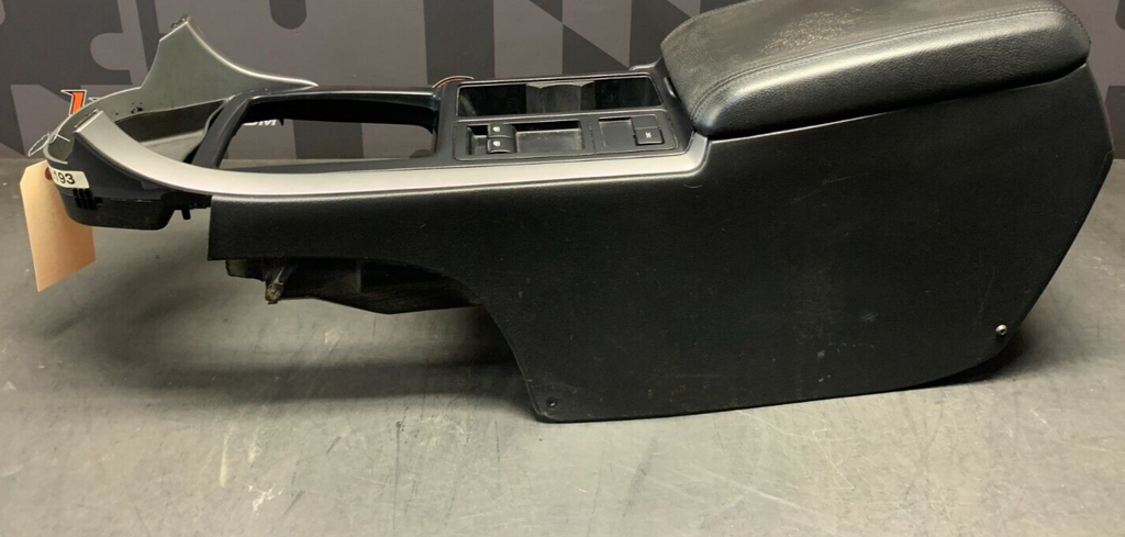 2005 PONTIAC GTO OEM CENTER CONSOLE