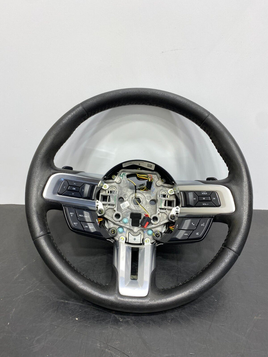 2015 FORD MUSTANG GT OEM STEERING WHEEL ASSEMBLY A/T WITH PADDLES USED