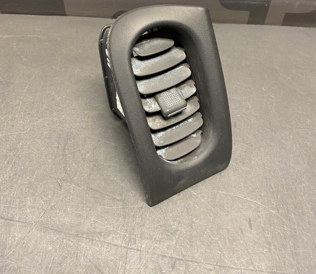 2013 CORVETTE C6 GRANDSPORT OEM PASSENGER RH DASH VENT USED