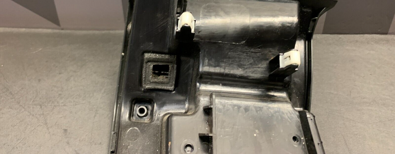 2009 PONTIAC G8 GT OEM DRIVER LOWER DASH KNEE PANEL