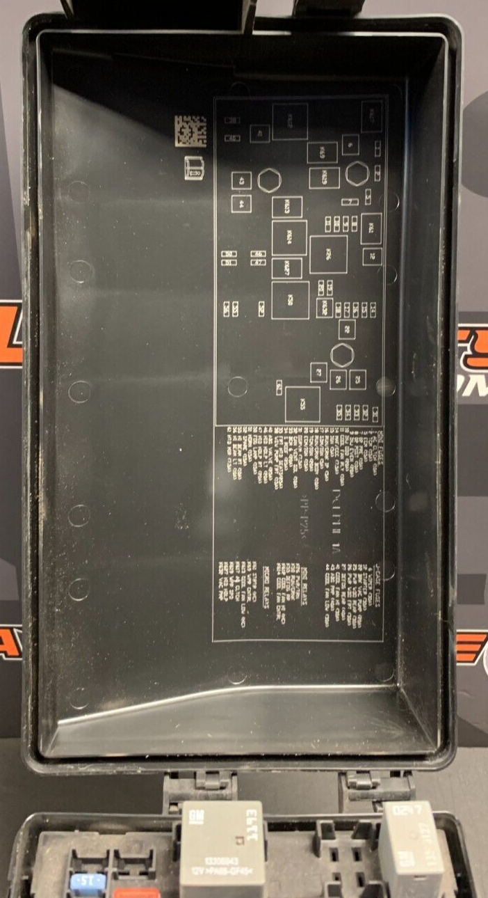 2014 CAMARO SS CONVERTIBLE OEM ENGINE BAY FUSE BOX