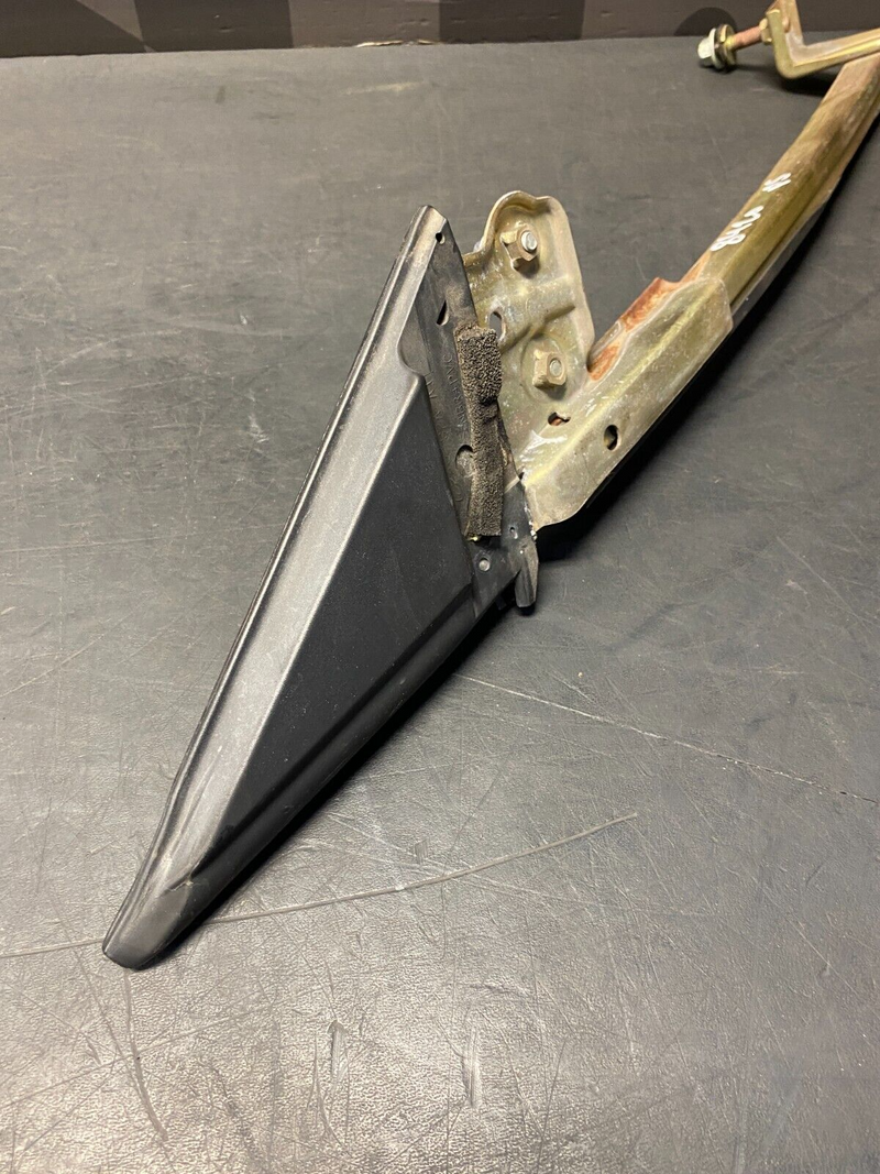 2005 HONDA S2000 AP2 OEM PASSENGER RH DOOR GLASS GUIDE FLAG STICK USED