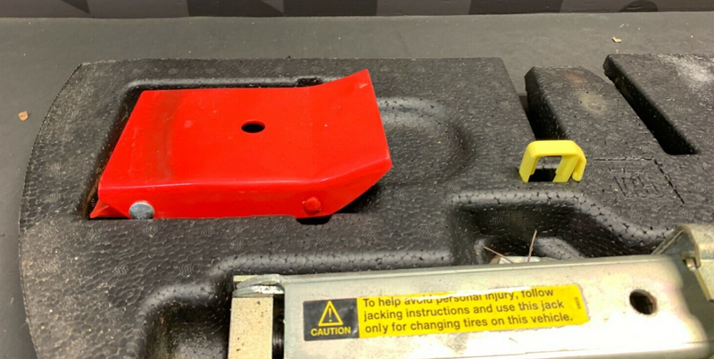 2004 PONTIAC GTO OEM JACK SPARE TOOL KIT WHEEL CHOCKS W/ FOAM