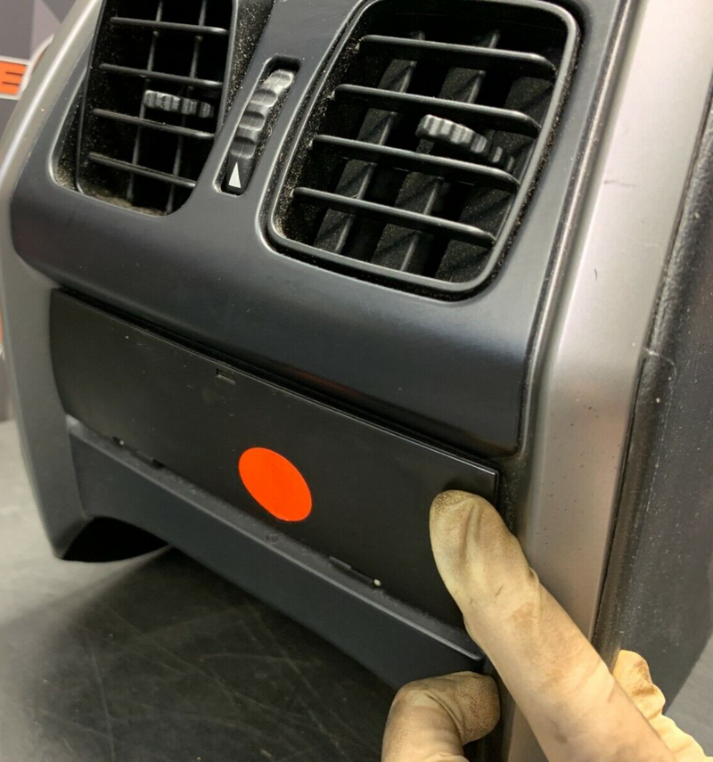 2004 PONTIAC GTO OEM CENTER CONSOLE