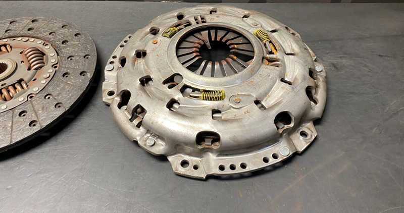 2004 CORVETTE C5Z06 CLUTCH WITH FLYWHEEL NICE CONDITON USED