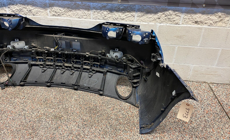 2010 CAMARO SS OEM COUPE REAR BUMPER COVER WITH VALANCE BUMPER HARNESS USED