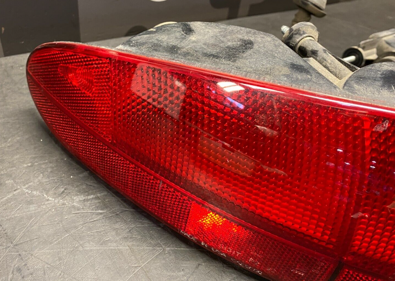 1996 DODGE VIPER RT/10 OEM DRIVER REAR TAIL LIGHT WITH TURN SIGNAL LIGHT USED