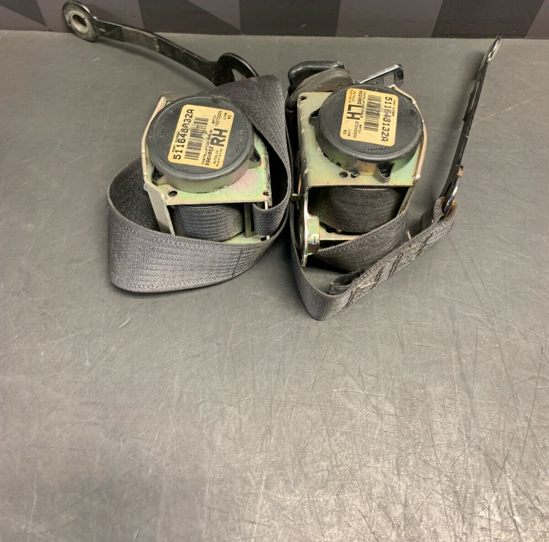 2004 PONTIAC GTO OEM DRIVER PASSENGER FRONT REAR SEAT BELTS