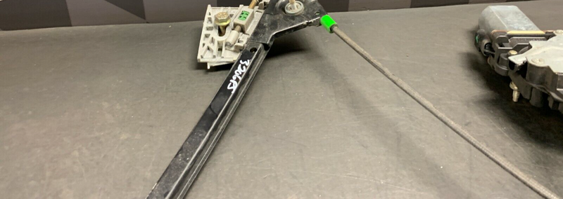 1997 CORVETTE C5 OEM  PASSENGER WINDOW MOTOR REGULATOR