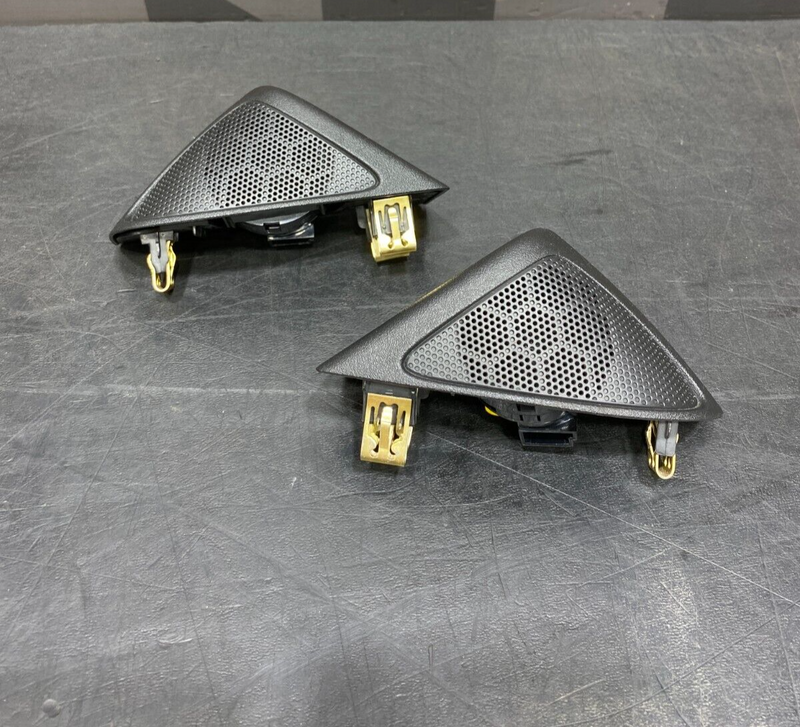 2014 CHEVROLET CAMARO OEM DOOR PANEL TRIANGLE TWEETERS PAIR DR PS USED