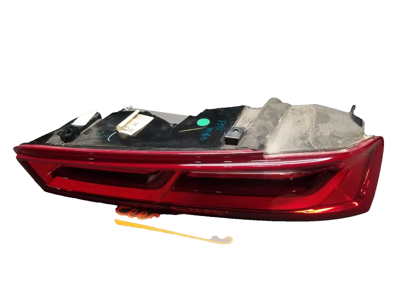 2017 CHEVROLET CAMARO SS OEM RH PASSENGER TAIL LIGHT TAILLIGHT LED