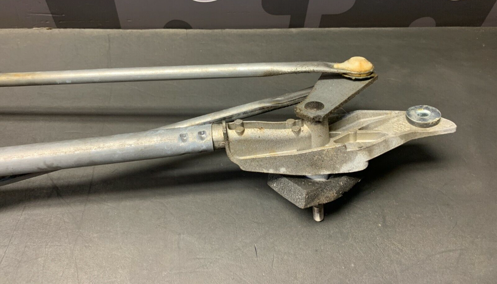 2008 CORVETTE C6 COUPE OEM WINDSHIELD WIPER MOTOR