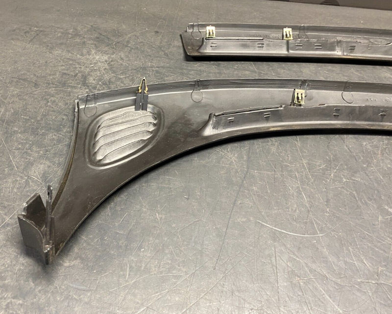 2006 PONTIAC GTO OEM DASHBOARD FRONT DEFROSTER VENTS PAIR DR PS USED