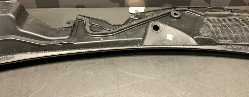 2018 FORD MUSTANG GT OEM WINDSHIELD WIPER COWL