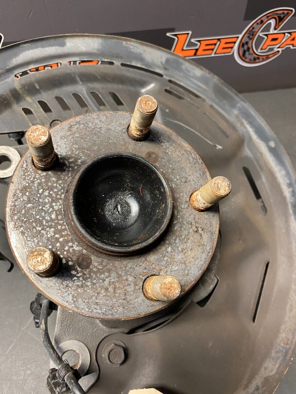 2017 SUBARU BRZ OEM DRIVER FRONT LH HUB KNUCKLE USED