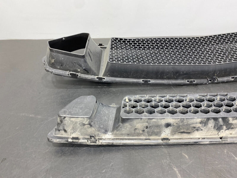 2016 FORD MUSTANG GT OEM UPPER AND LOWER FRONT BUMPER GRILL PAIR USED