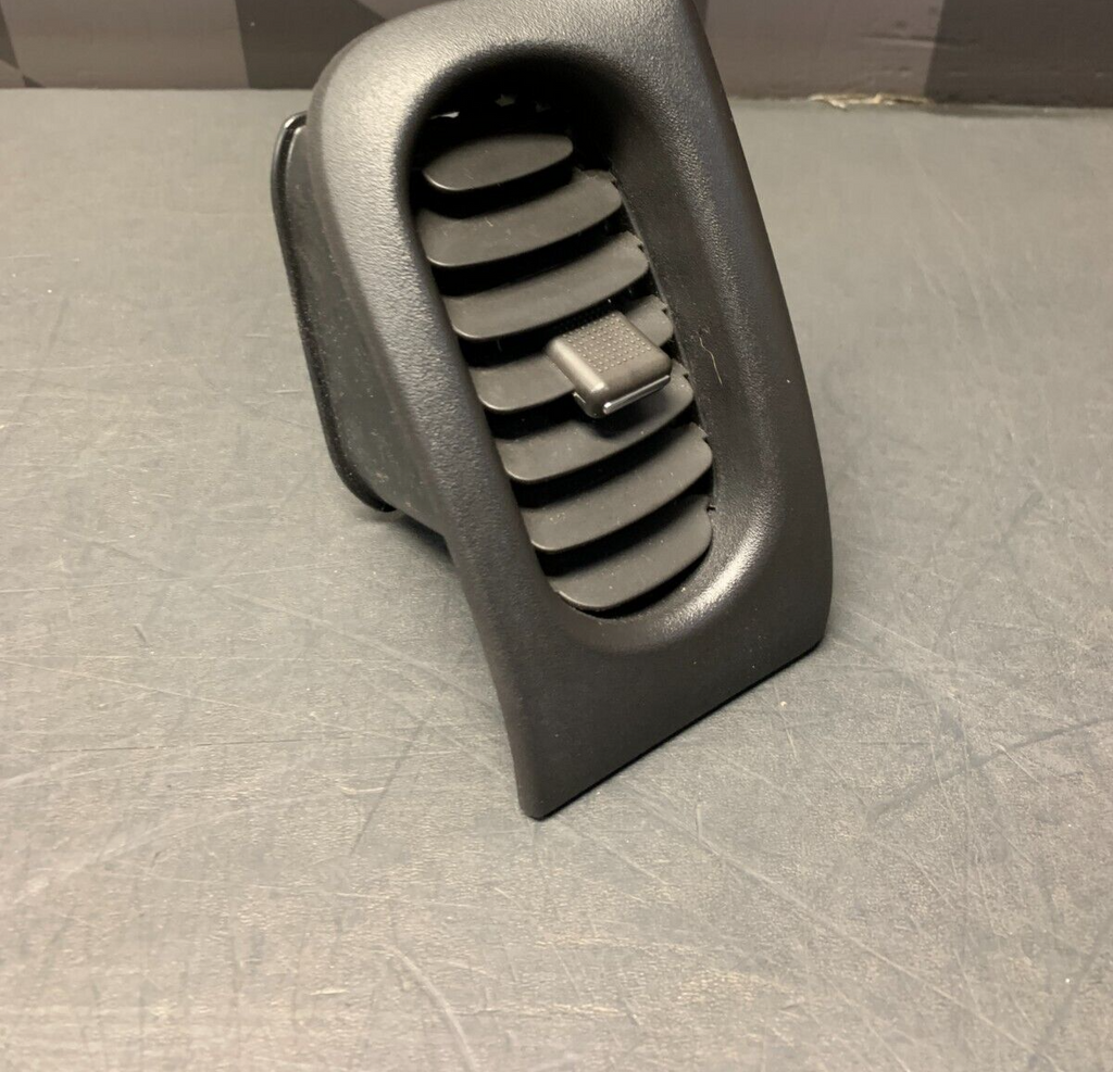 2007 CORVETTE C6 OEM PASSENGER RH DASH SPEAKER VENT USED