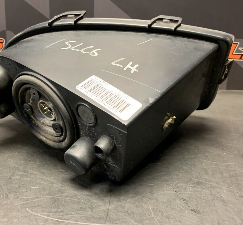 2007 CORVETTE C6 Z06 OEM LH DRIVER FOG LIGHT -ONE BROKEN TAB-