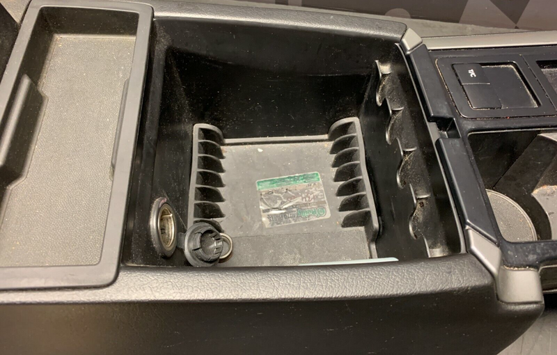 2005 PONTIAC GTO OEM CENTER CONSOLE