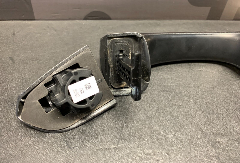 2019 FORD MUSTANG GT OEM PASSENGER DOOR HANDLE USED