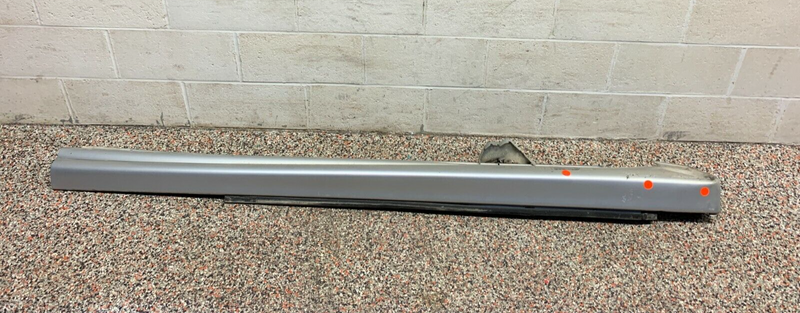 2006 PONTIAC GTO OEM LH DRIVER SIDE SKIRT ROCKER MOULDING