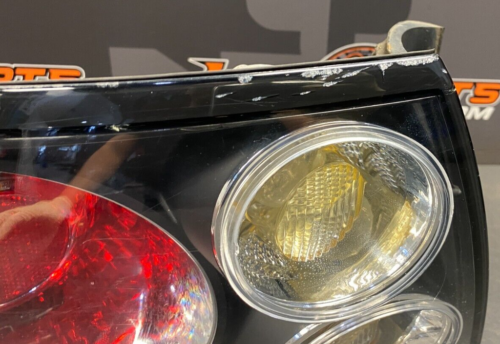 2006 PONTIAC GTO OEM DRIVER LH TAIL LIGHT TAIL LAMP USED **SEE PICS**