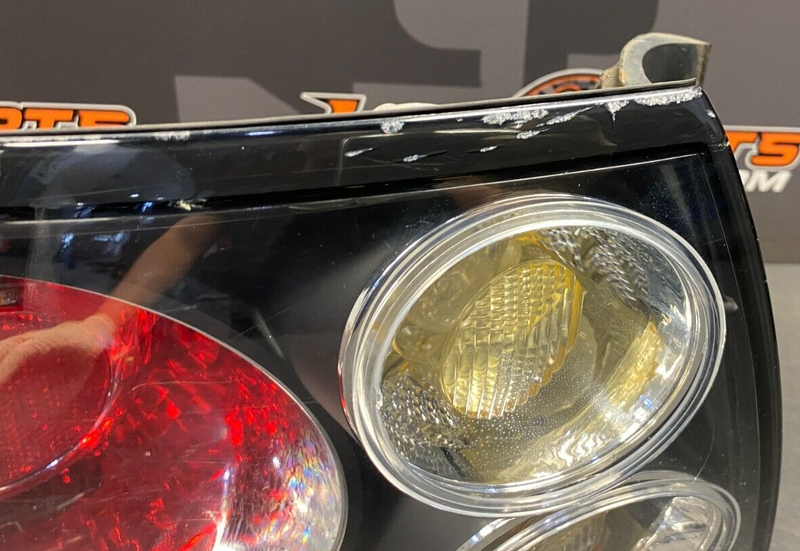 2006 PONTIAC GTO OEM DRIVER LH TAIL LIGHT TAIL LAMP USED **SEE PICS**