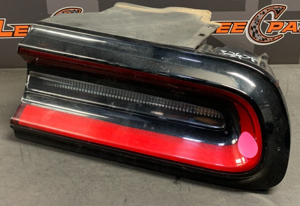 2018 DODGE CHALLENGER 392 SCAT PACK OEM RH PASSENGER TAIL LIGHT