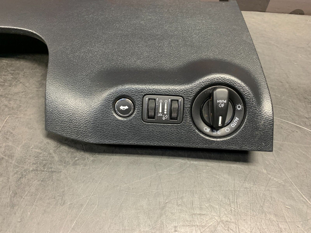 2018 DODGE CHALLENGER 392 SCAT PACK OEM DRIVER DASH LOWER KNEE PANEL