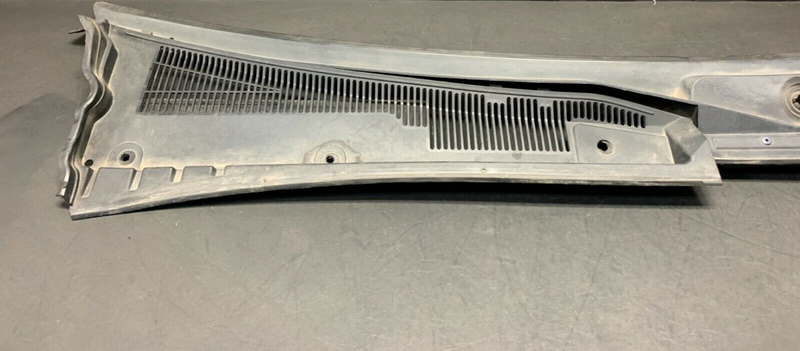 2011 CADILLAC CTSV CTS-V OEM WINDSHIELD WIPER COWL