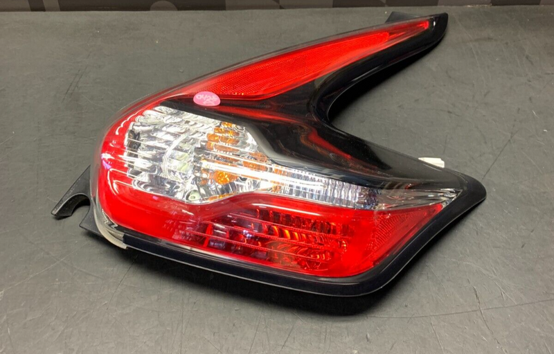 2015 Nissan Juke NISMO RS OEM PASSENGER RH TAIL LIGHT USED