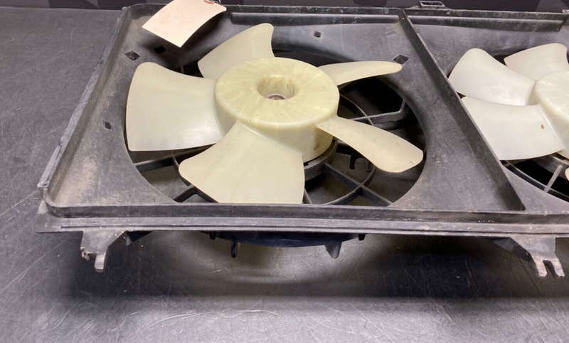2015 CHEVROLET CAMARO SS OEM RADIATOR FAN ASSEMBLY TAN BLADES USED