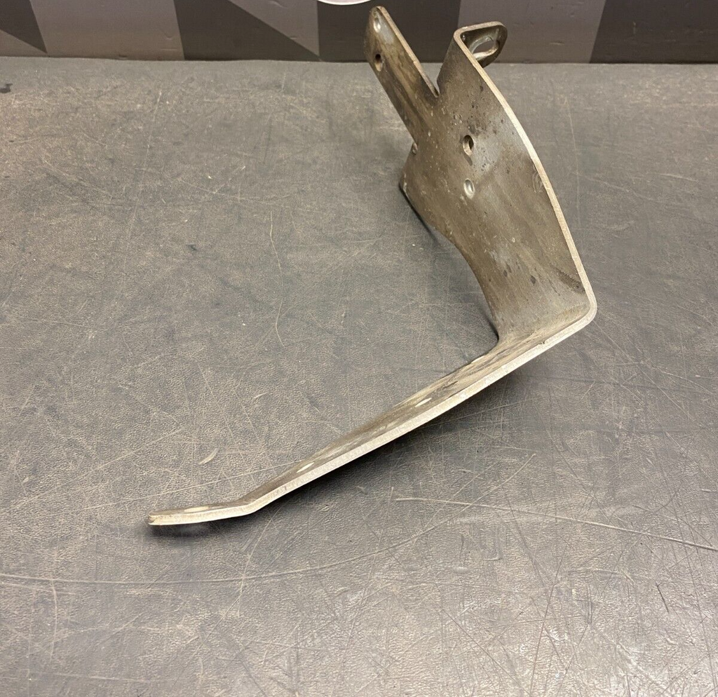 2009 CORVETTE C6 ZR1 LS9 OEM DRY SUMP TANK MOUNT BRACKET USED
