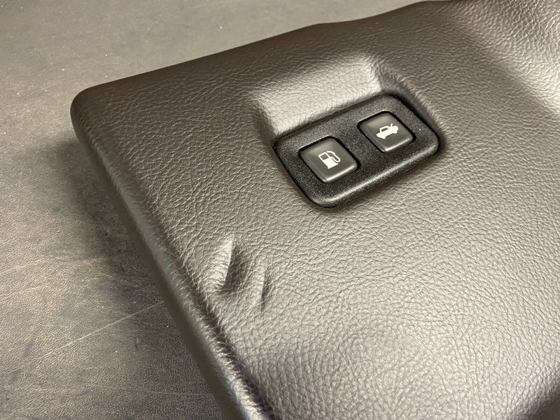 2008 CORVETTE C6 OEM DRIVER LH LOWER KNEE PANEL WITH BUTTONS USED