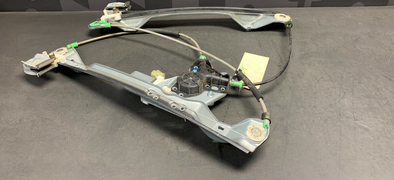 2009 PONTIAC G8 GT OEM PASSENGER FRONT WINDOW MOTOR REGULATOR