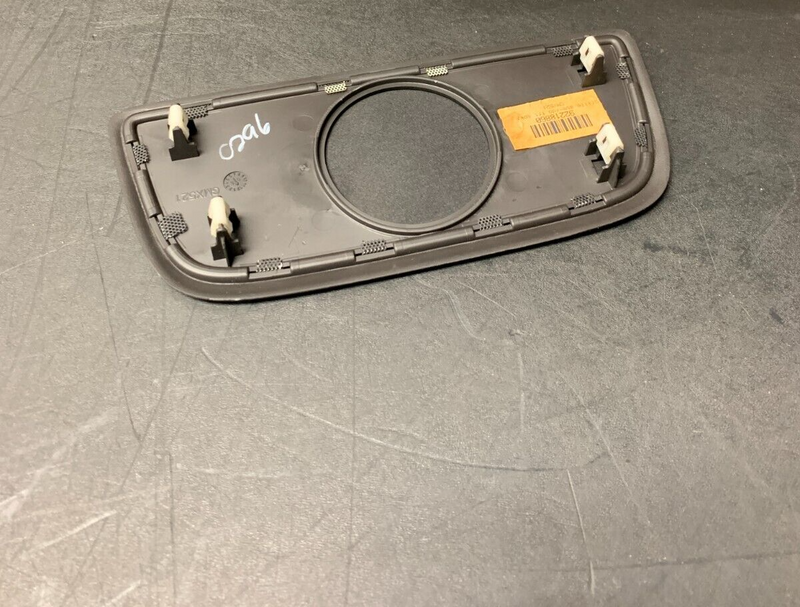2010 CAMARO SS OEM CENTER CHANNEL SPEAKER COVER USED
