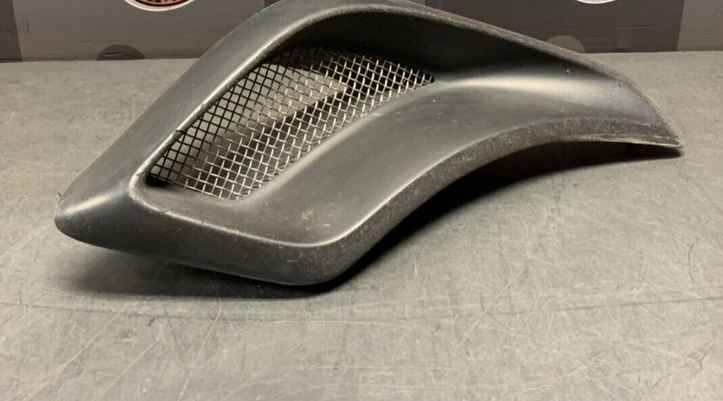 2004 CORVETTE C5 Z06 OEM DRIVER EXTERIOR BRAKE DUCT INSERT 43k MILES