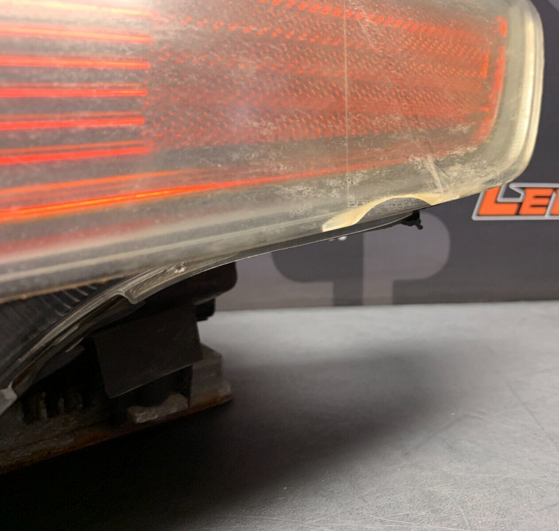 2005 ACURA TSX OEM DRVIER LH HEADLIGHT HID USED