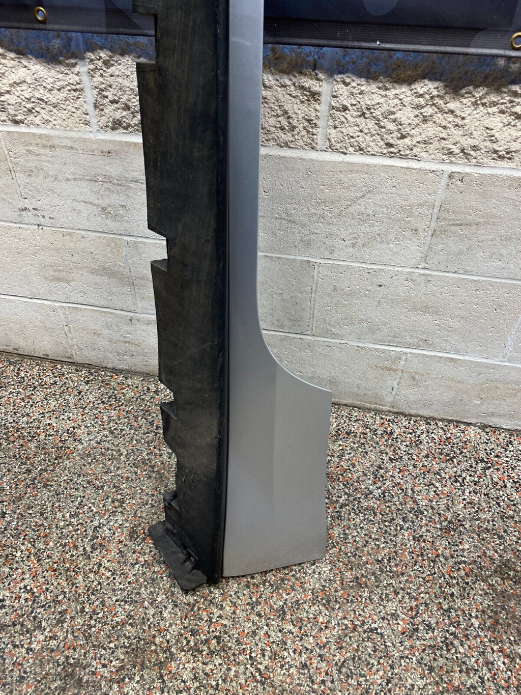 2019 FORD MUSTANG GT OEM DRIVER LH SIDE SKIRT ROCKER PANEL USED