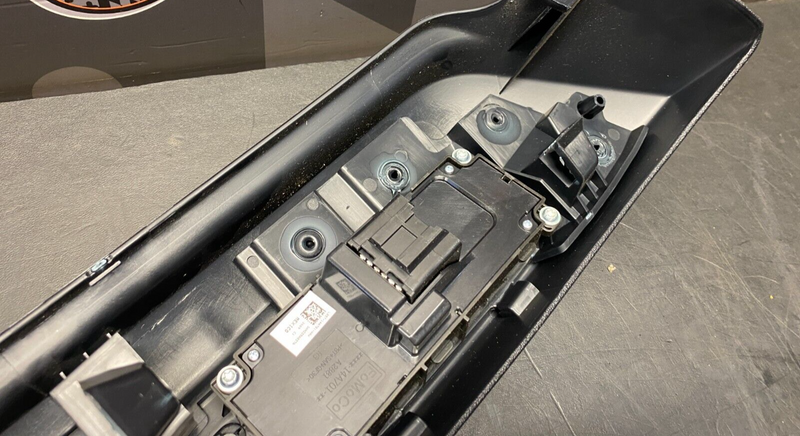 2019 FORD MUSTANG GT OEM PP1 PASSENGER FRONT SEAT SIDE PANEL WITH CONTROL USED