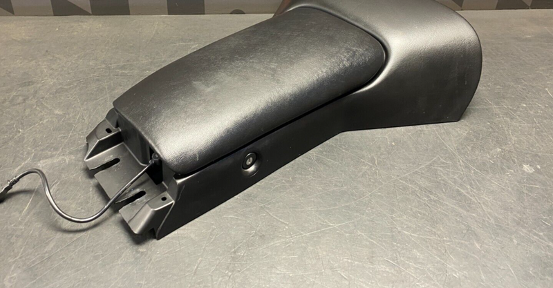 2003 CORVETTE C5Z06 OEM CENTER CONSOLE ARM REST NICE!! 48K MILES